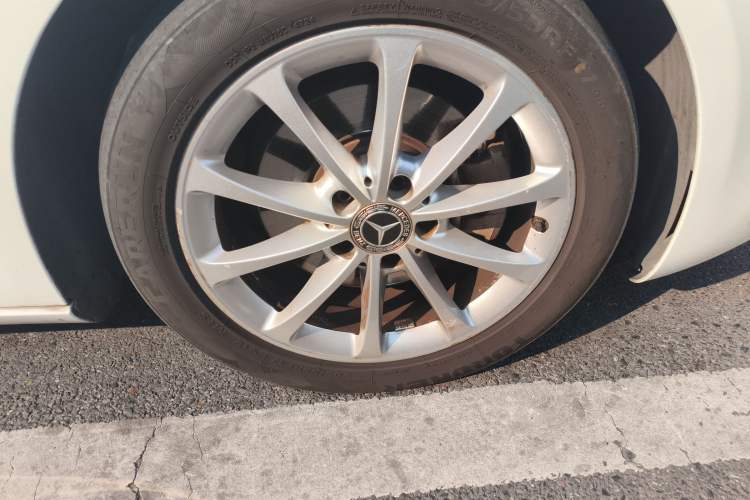 Used Mercedes-Benz A-Class 2021 A 200 Fashion Model Right Front Wheel Hub