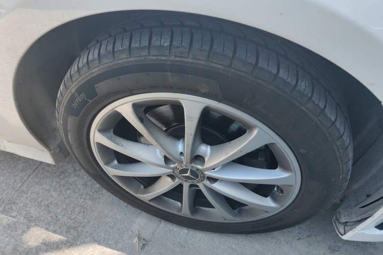 Used Mercedes-Benz A-Class 2021 A 200 L Sport Sedan Dynamic Model Right Front Wheel Hub