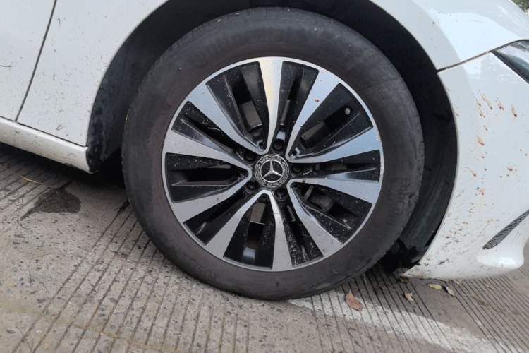 Used Mercedes-Benz A-Class 2021 A 200 Dynamic Edition Right Front Wheel Hub