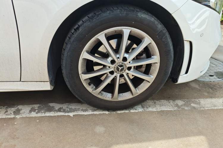 Used Mercedes-Benz A-Class 2021 A 200 L Sport Sedan Fashion Model Right Front Wheel Hub