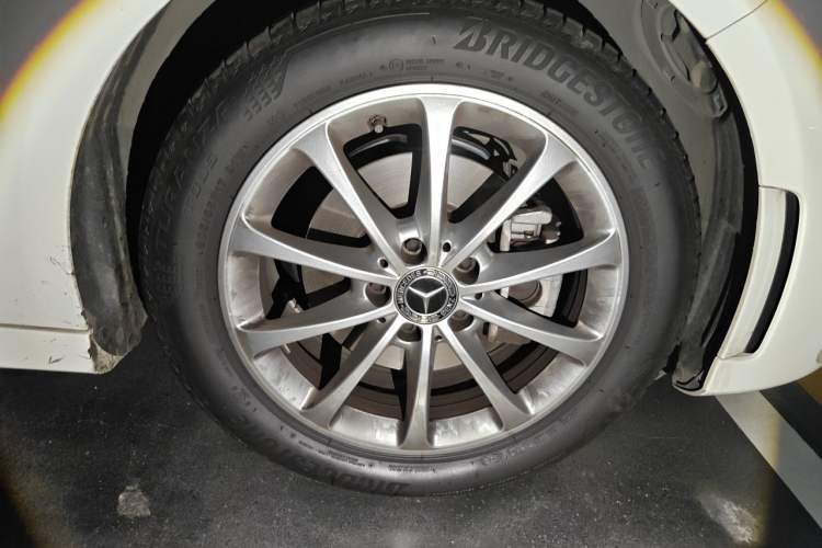 Used Mercedes-Benz A-Class 2021 A 200 L Sport Sedan Fashion Model Right Front Wheel Hub