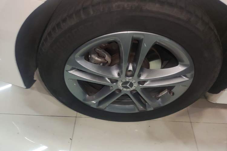 Used Mercedes-Benz A-Class 2021 Restyled A 180 L Sport Sedan Right Rear Wheel Hub
