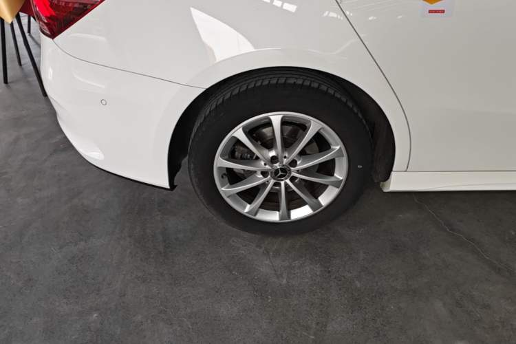 Used Mercedes-Benz A-Class 2021 A 200 L Sport Sedan Fashion Model Right Rear Wheel Hub