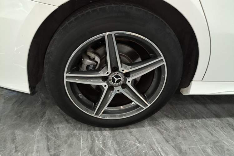 Used Mercedes-Benz A-Class 2021 A 200 L Sport Sedan Fashion Model Right Rear Wheel Hub