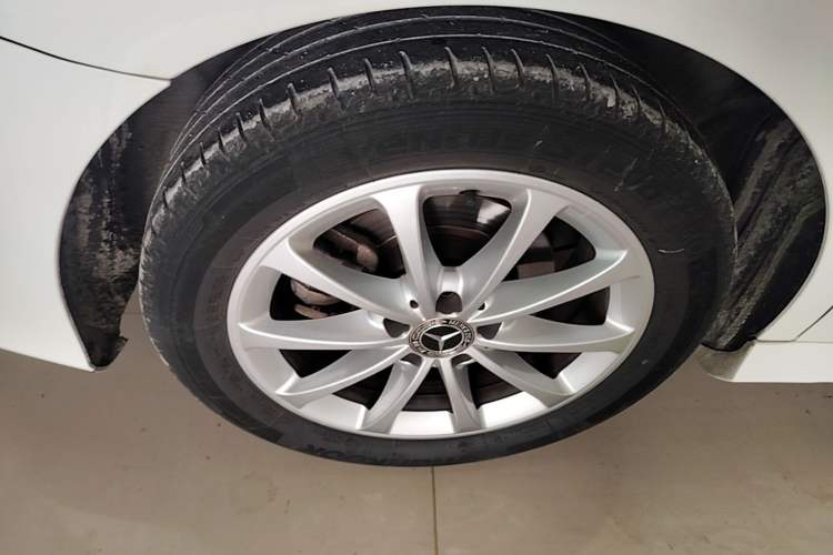 Used Mercedes-Benz A-Class 2021 A 200 L Sport Sedan Fashion Model Right Rear Wheel Hub