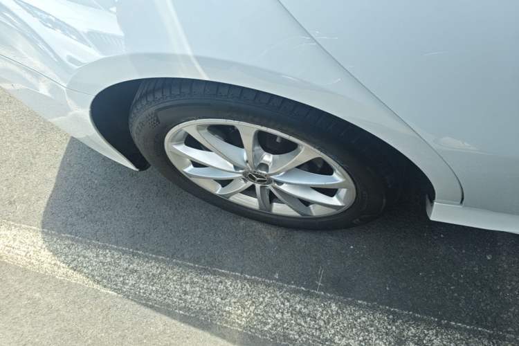 Used Mercedes-Benz A-Class 2021 A 200 L Sport Sedan Fashion Model Right Rear Wheel Hub