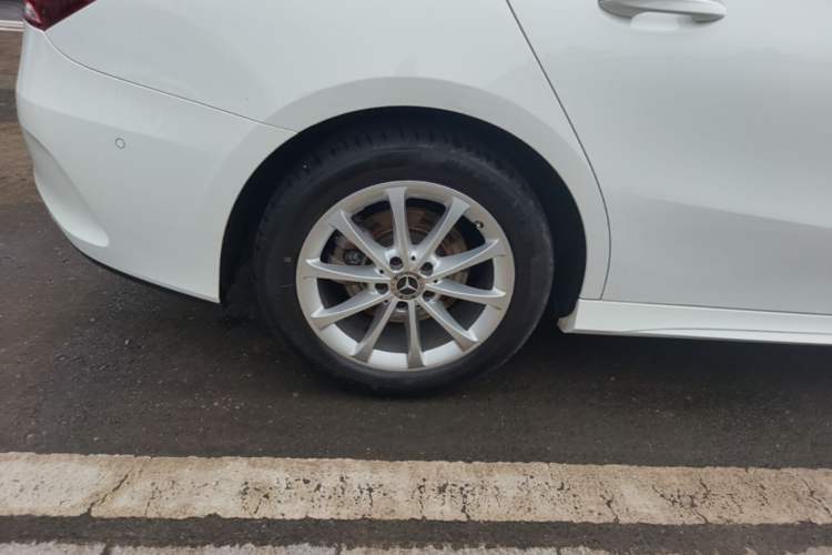 Used Mercedes-Benz A-Class 2021 A 200 L Sport Sedan Fashion Model Right Rear Wheel Hub