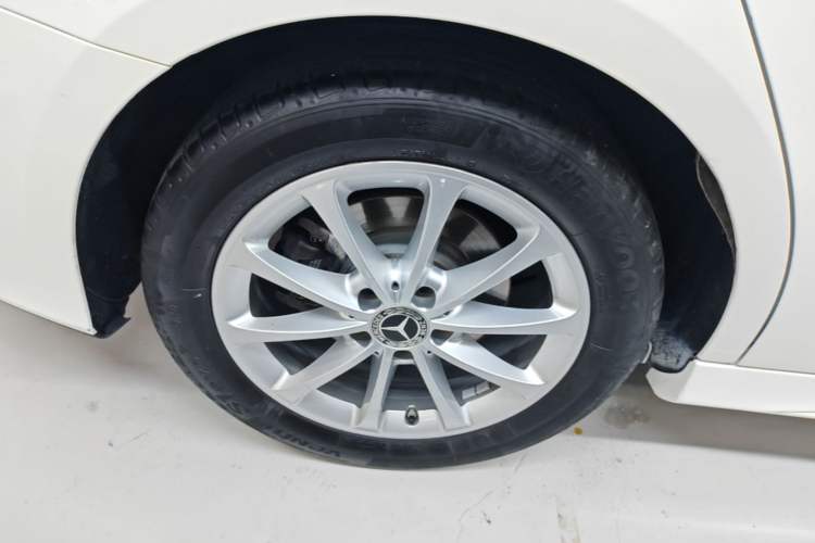 Used Mercedes-Benz A-Class 2021 A 200 L Sport Sedan Fashion Model Right Rear Wheel Hub