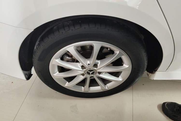 Used Mercedes-Benz A-Class 2021 A 200 L Sport Sedan Fashion Model Right Rear Wheel Hub