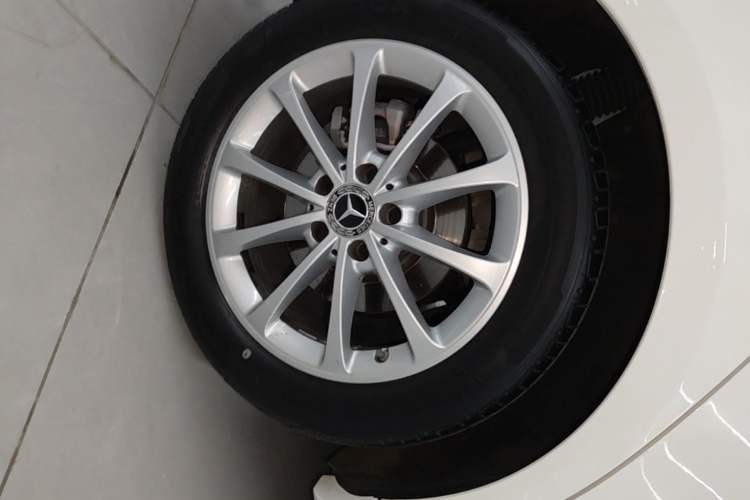 Used Mercedes-Benz A-Class 2021 A 200 L Sport Sedan Fashion Model Right Rear Wheel Hub