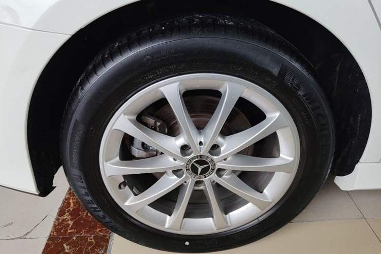 Used Mercedes-Benz A-Class 2021 A 200 L Sport Sedan Fashion Model Right Rear Wheel Hub