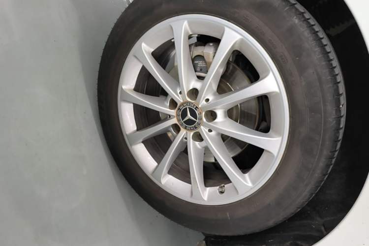 Used Mercedes-Benz A-Class 2021 A 200 L Sport Sedan Fashion Model Right Rear Wheel Hub