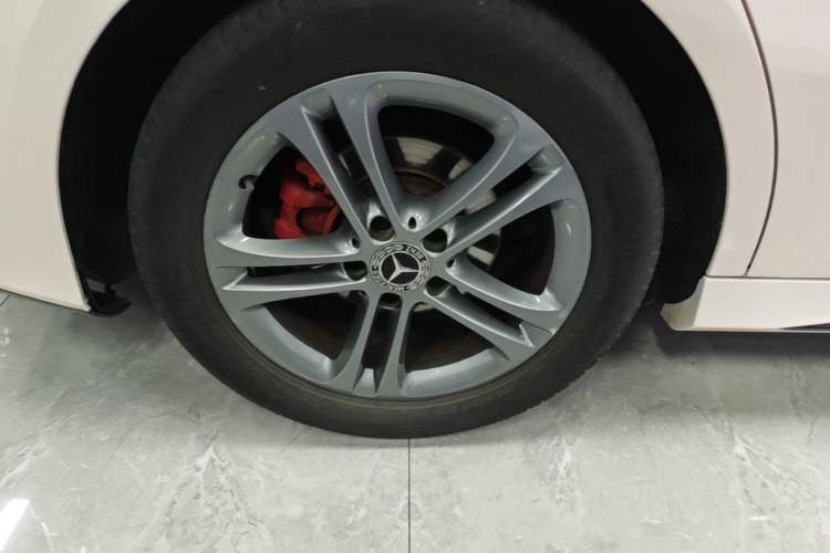 Used Mercedes-Benz A-Class 2021 Restyled A 180 L Sport Sedan Right Rear Wheel Hub