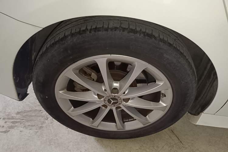 Used Mercedes-Benz A-Class 2021 A 200 L Sport Sedan Dynamic Model Right Rear Wheel Hub