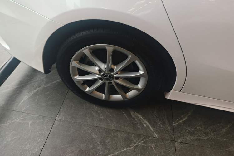 Used Mercedes-Benz A-Class 2021 A 200 L Sport Sedan Fashion Model Right Rear Wheel Hub