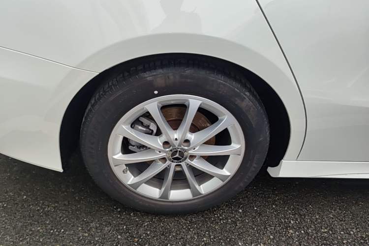 Used Mercedes-Benz A-Class 2021 A 200 L Sport Sedan Fashion Model Right Rear Wheel Hub