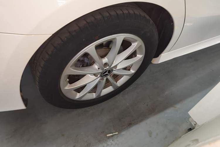 Used Mercedes-Benz A-Class 2021 A 200 L Sport Sedan Fashion Model Right Rear Wheel Hub