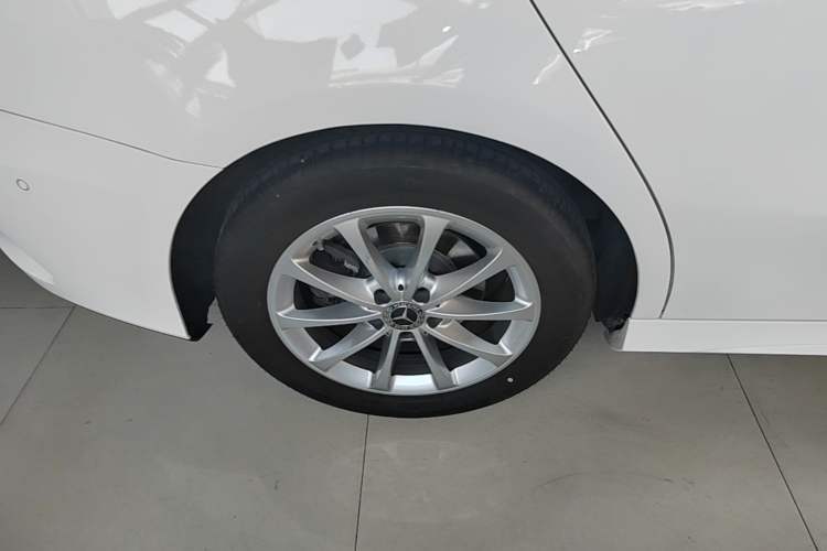 Used Mercedes-Benz A-Class 2021 A 200 L Sport Sedan Fashion Model Right Rear Wheel Hub
