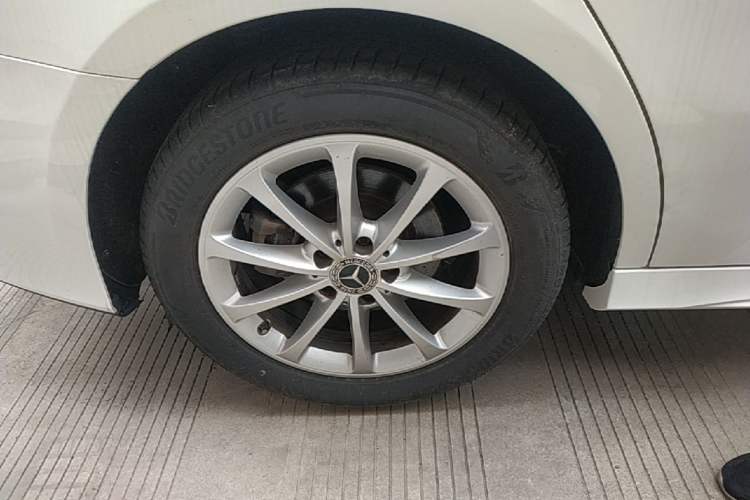 Used Mercedes-Benz A-Class 2021 A 200 L Sport Sedan Fashion Model Right Rear Wheel Hub