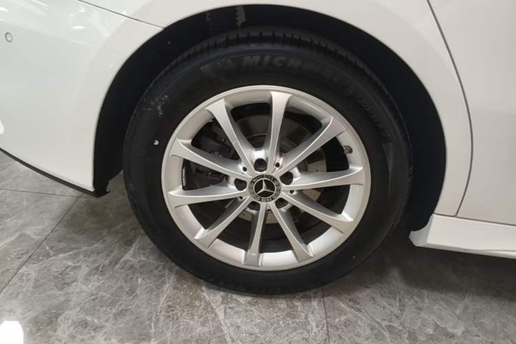 Used Mercedes-Benz A-Class 2021 A 200 L Sport Sedan Fashion Model Right Rear Wheel Hub