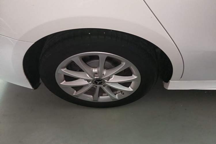 Used Mercedes-Benz A-Class 2021 A 200 L Sport Sedan Fashion Model Right Rear Wheel Hub
