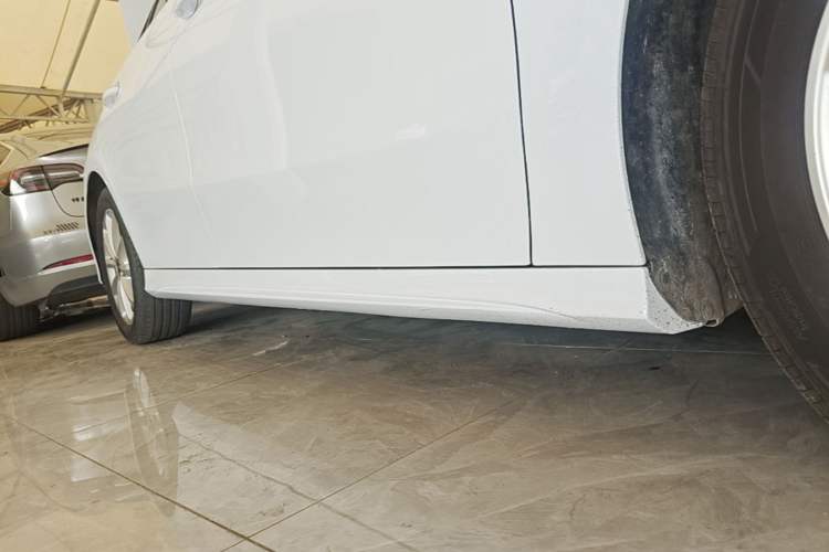 Used Mercedes-Benz A-Class 2021 A 200 L Sport Sedan Fashion Model Right Side Sill