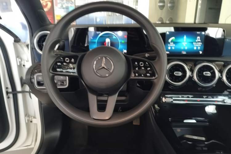 Used Mercedes-Benz A-Class 2021 A 180 L Steering Wheel