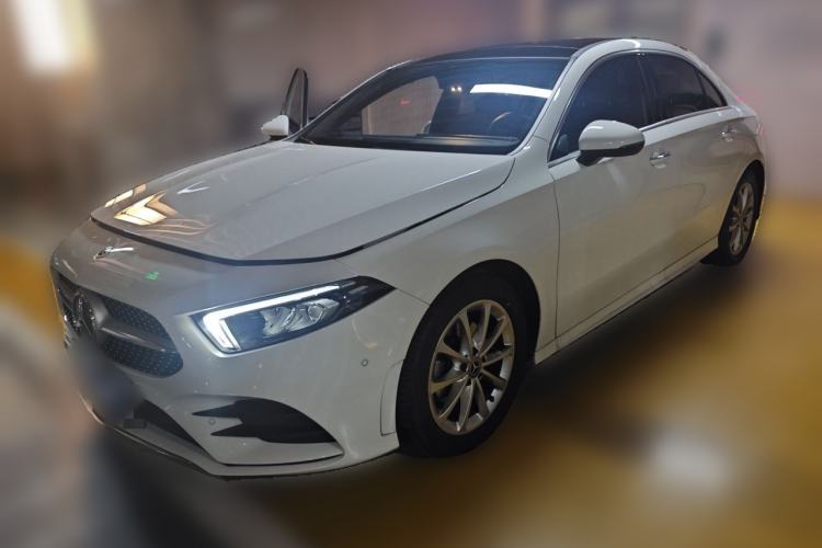 Używany Mercedes-Benz A-Class 2021 A 200 L Sport Sedan Fashion Model Guazi used car, China used car export, Used car for sale, Used cars, Cheapest cars for sale