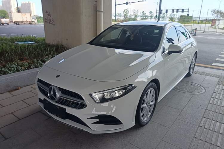 Used Mercedes-Benz A-Class 2021 A 200 L Sport Sedan Fashion Model Guazi used car, China used car export, Used car for sale, Used Mercedes-Benz cars, Cheapest cars for sale