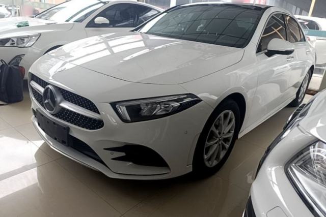 Ojetý Mercedes-Benz A-Class 2021 A 200 L Sport Sedan Fashion Model