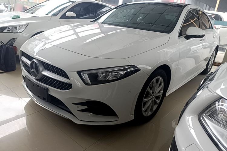 Używany Mercedes-Benz A-Class 2021 A 200 L Sport Sedan Fashion Model Guazi used car, China used car export, Used car for sale, Used cars, Cheapest cars for sale