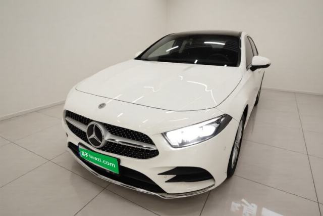 Ojetý Mercedes-Benz A-Class 2021 A 200 L Sport Sedan Fashion Model