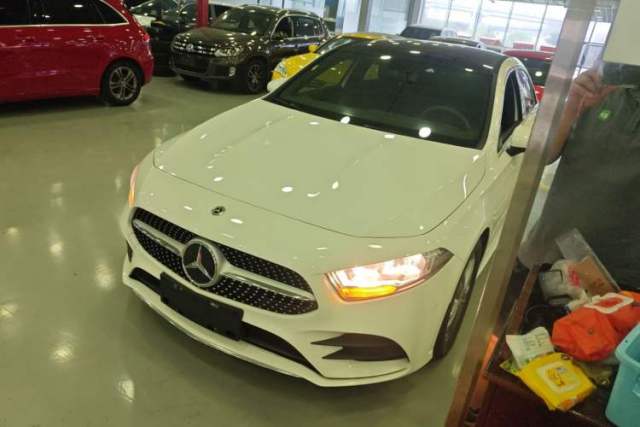 Ojetý Mercedes-Benz A-Class 2021 A 180 L Sport Sedan