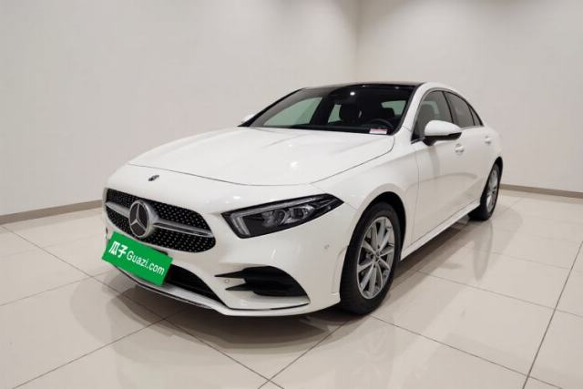 Ojetý Mercedes-Benz A-Class 2021 A 200 L Sport Sedan Dynamic Model