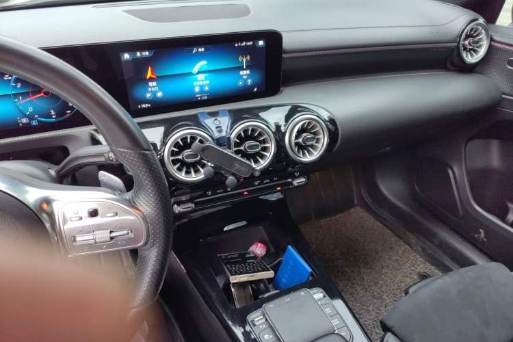 Used Mercedes-Benz A-Class 2022 Revised Version A 200 L Sport Sedan Fashionable Style Audio And AC Panel