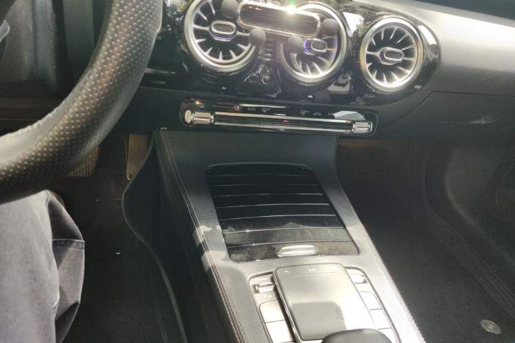 Used Mercedes-Benz A-Class 2022 A 200 L Sport Sedan Fashion Model Audio And AC Panel