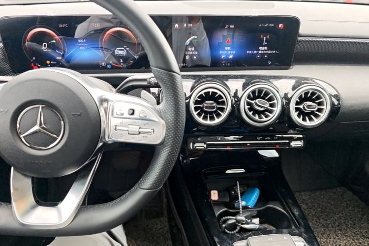 Used Mercedes-Benz A-Class 2022 Restyled A 200 L Sport Sedan Fashion Version Center Console