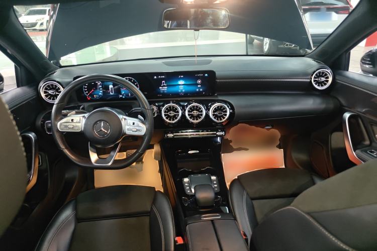 Used Mercedes-Benz A-Class 2022 Second Facelift A 200 L Sport Sedan Fashion Version Center Console