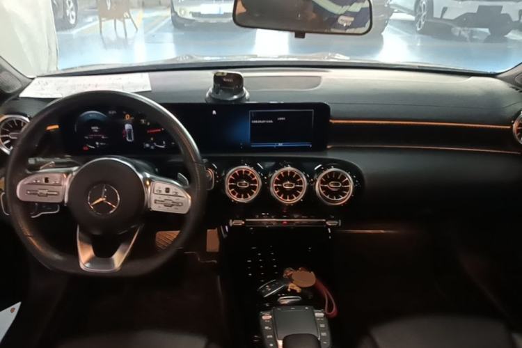 Used Mercedes-Benz A-Class 2022 Restyled A 200 L Sport Sedan Fashion Version Center Console