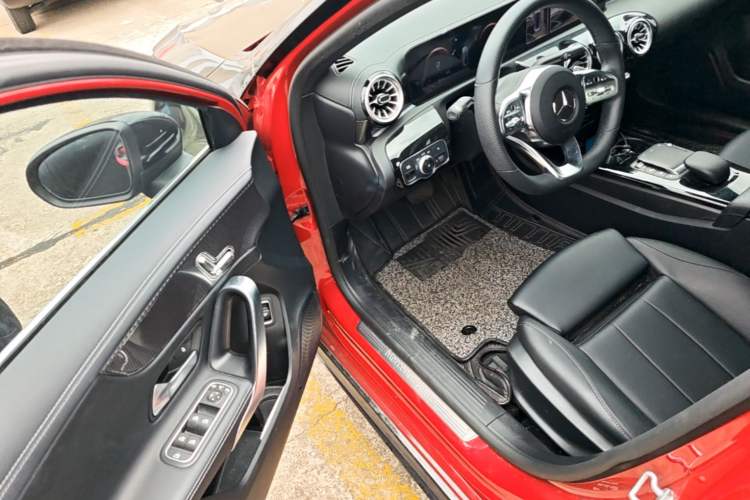 Used Mercedes-Benz A-Class 2022 Restyled A 200 L Sport Sedan Fashion Version Driver Seat
