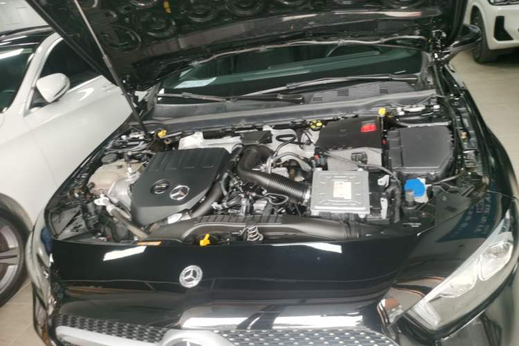 Used Mercedes-Benz A-Class 2022 Revised Version A 200 L Sport Sedan Fashionable Style Engine Bay