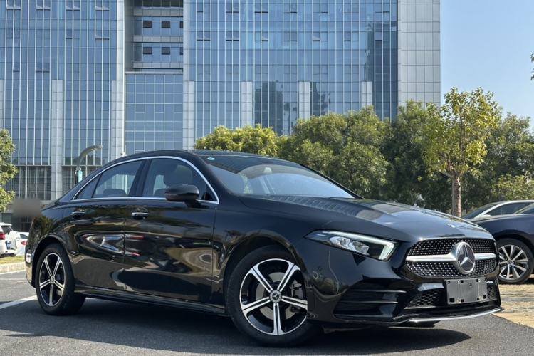 Used Mercedes-Benz A-Class 2022 Revised Version A 200 L Sport Sedan Fashionable Style Exterior 15