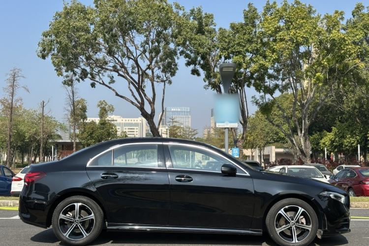 Used Mercedes-Benz A-Class 2022 Revised Version A 200 L Sport Sedan Fashionable Style Exterior 6