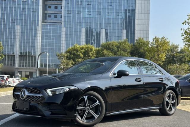 Used Mercedes-Benz A-Class 2022 Revised Version A 200 L Sport Sedan Fashionable Style