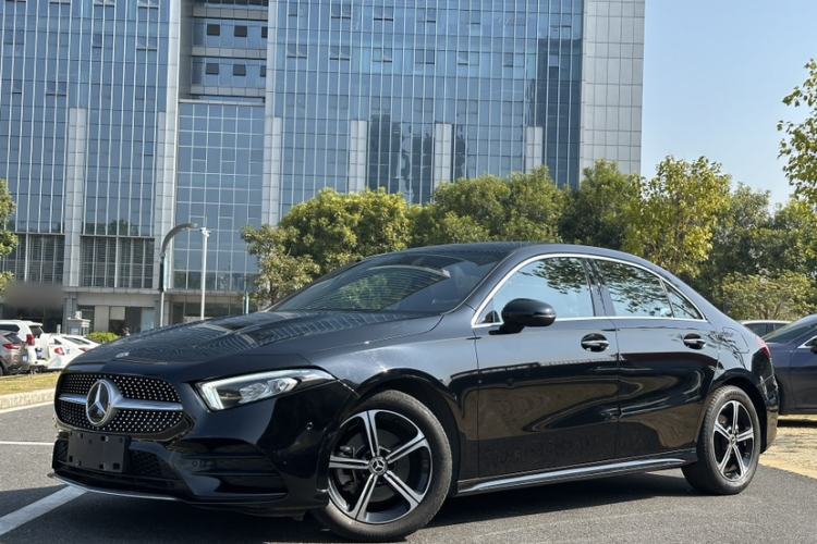 Used Mercedes-Benz A-Class 2022 Revised Version A 200 L Sport Sedan Fashionable Style Guazi used car, China used car export, Used car for sale, Used  cars, Cheapest cars for sale