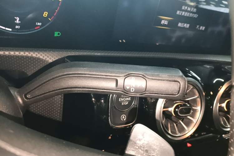 Used Mercedes-Benz A-Class 2022 Restyled A 200 L Sport Sedan Fashion Version Gear Lever