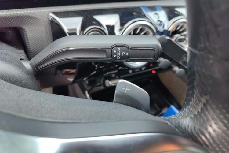 Used Mercedes-Benz A-Class 2022 Revised Version A 200 L Sport Sedan Fashionable Style Gear Lever