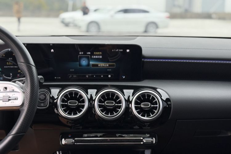 Used Mercedes-Benz A-Class 2022 A 200 L Sport Sedan Fashion Model Interior 3