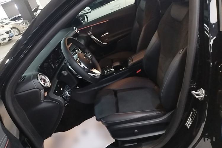 Used Mercedes-Benz A-Class 2022 Revised Version A 200 L Sport Sedan Fashionable Style Left Front Seat