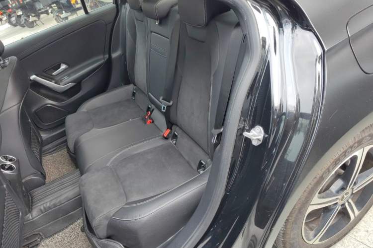 Used Mercedes-Benz A-Class 2022 Revised Version A 200 L Sport Sedan Fashionable Style Left Rear Seat
